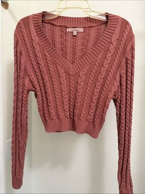 Lone Tree  V-Neck Cable Knit Sweater in Dusty Rose